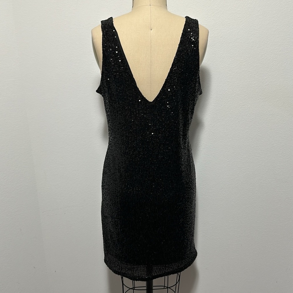 H&M V-neck Sequined Dress - Picture 6 of 9